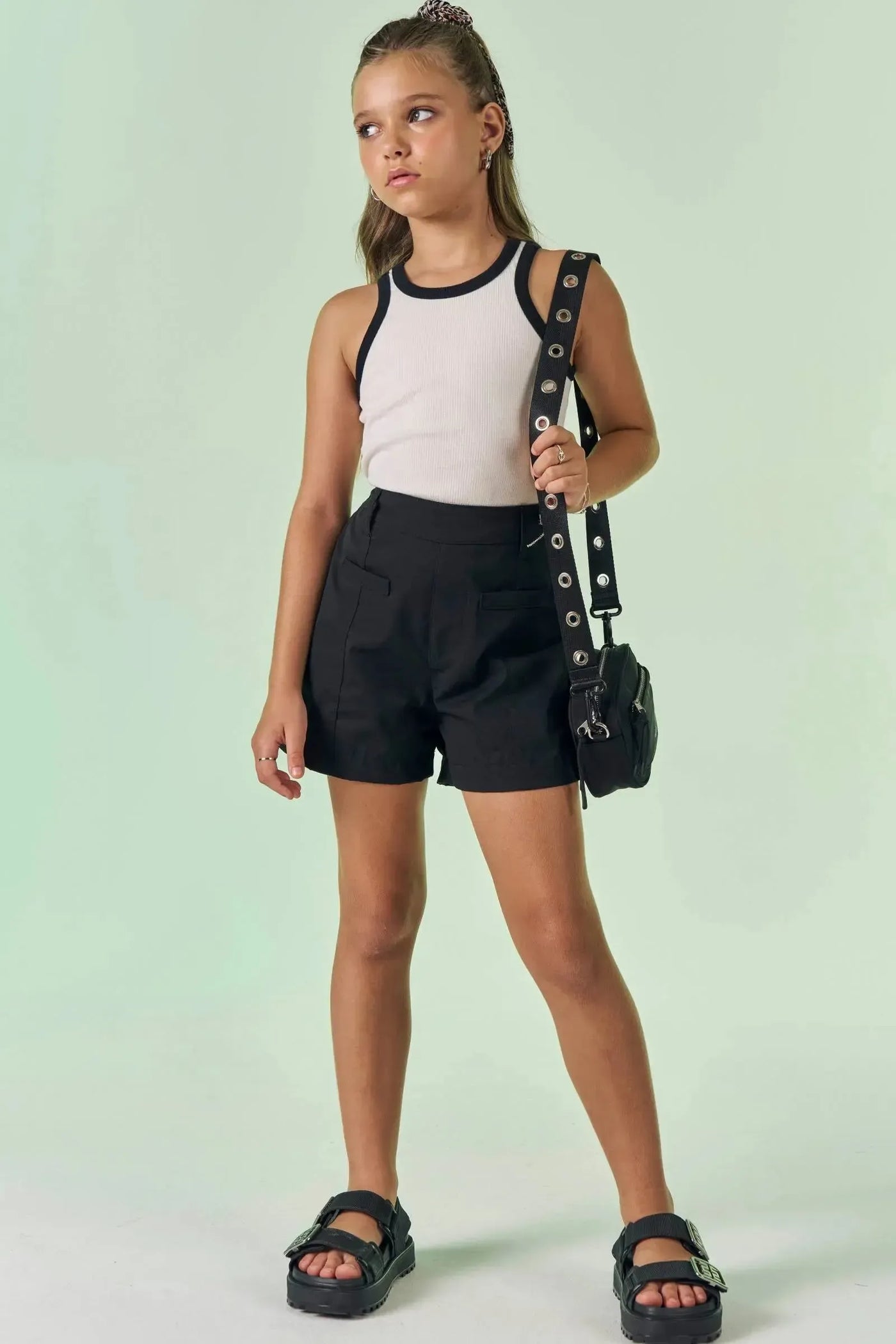 Conjunto de Blusa Boxy em Canelado Liz e Shorts em Alfaiataria Tecno Cargo 86704 Vic&Vicky Teen Menina