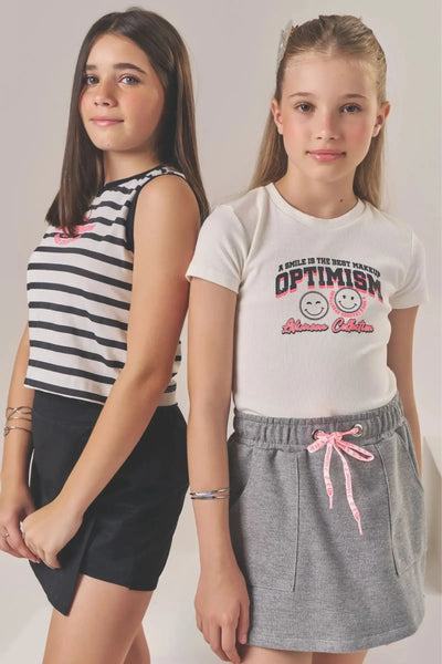 Conjunto de Regata Boxy em Meia Malha e Short Saia em Alfaiataria Amore 88764 Lilimoon Teen Menina